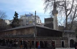 Kadıköy Tarihi Çarşı’nın  en tanınmış camisi Osmanağa Camii