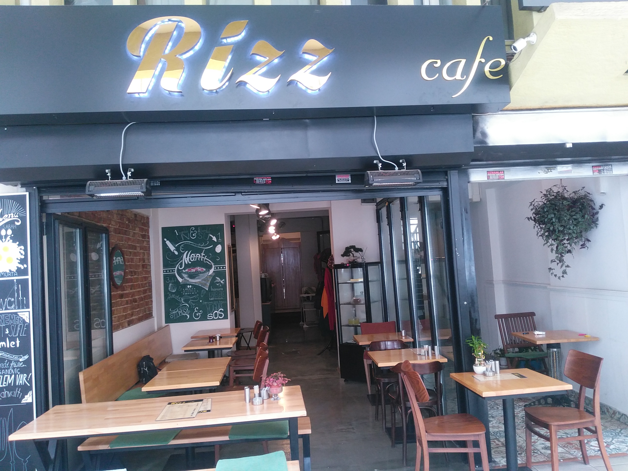 Rizz Cafe