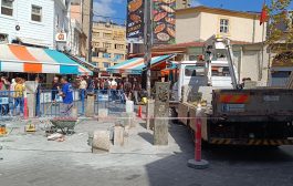 Khalkedon Meydanı’nda yol parkelerinin onarımı yapılıyor