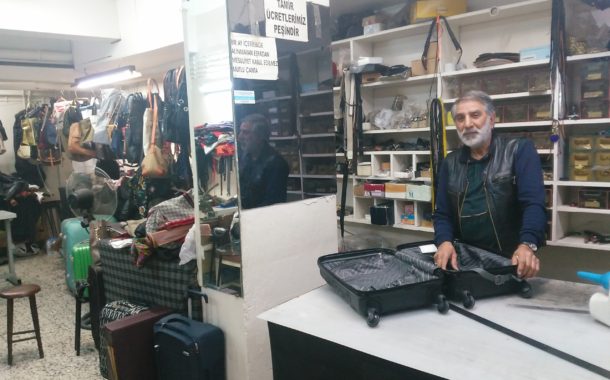 Hosteslerin, 45 yıllık  Çanta Tamirci Ustası