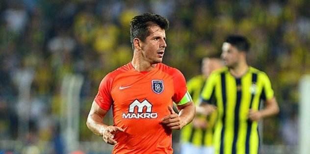 Emre Belözoğlu Fenerbahçe’ye dönüyor.