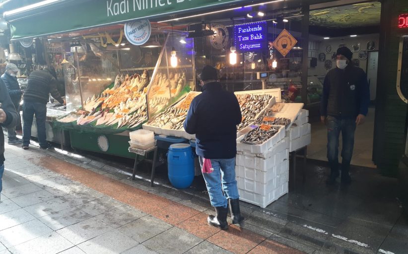 Kadıköy Çarşı’da, Kadı Nimet Balıkçılık Büfesi