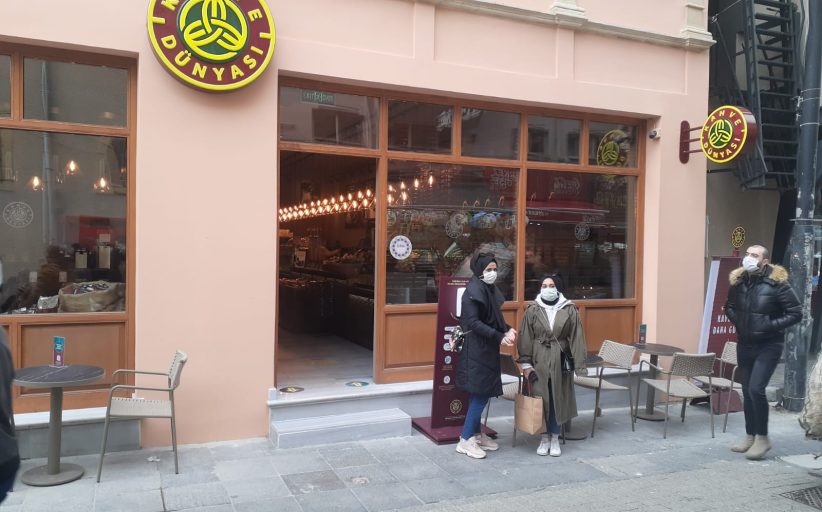 Kahve Dünyası’nın , Kadıköy Tarihi Çarşı mağazası açıldı