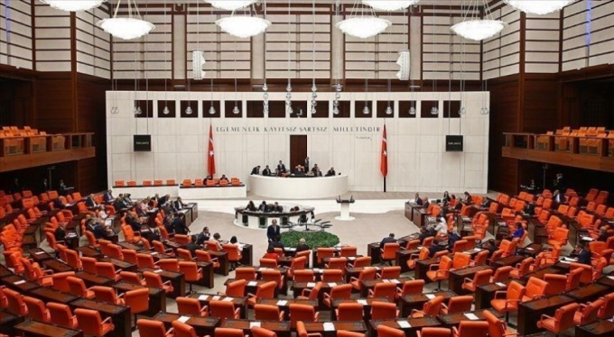 Gözler TBMM’de! En Düşük Emekli Maaşı 23 Bin 552 TL’ye Yükselecek mi?
