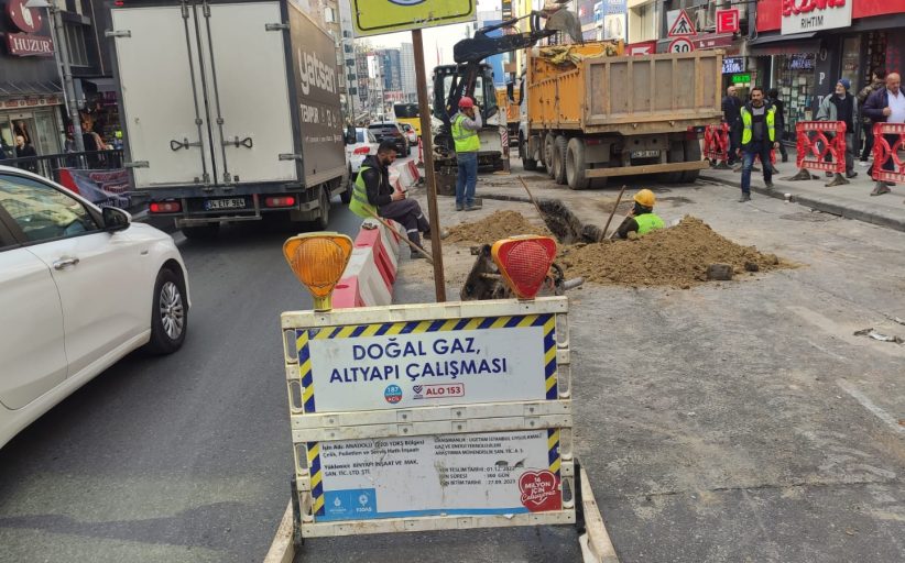 Söğütlüçeşme Caddesi’nde Doğal Gaz Alt Yapı Çalışması