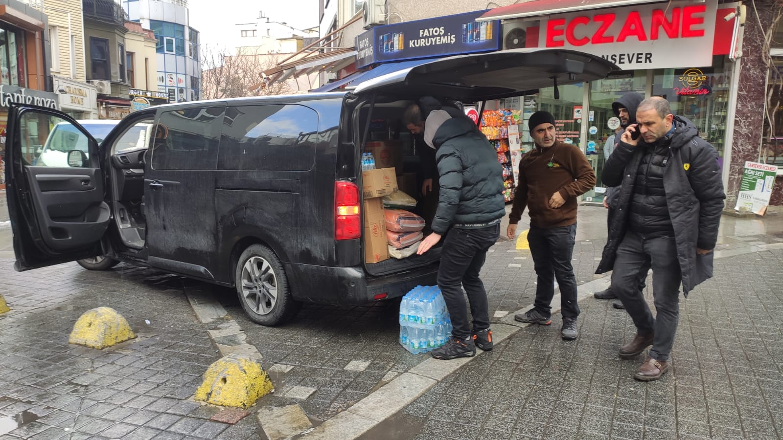 Kadıköy Tarihi Çarşısı Derneği , Deprem Felaketzedelerine Yardım Ekibi Oluşturdu