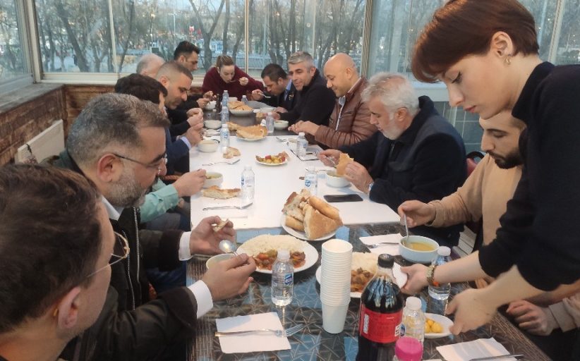 Kadıköy İskele Karakolu’nda  Kadıköy Tarihi Çarşısı Derneğine iftar daveti