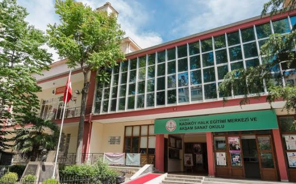 Kadıköy Halk Eğitim Merkezi güçlendirme için tahliye ediliyor