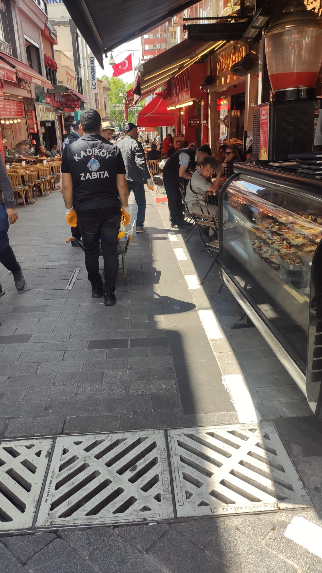 Kadıköy Tarihi Çarşısı’nda , işgaliye çizgileri yenileniyor
