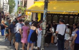 Kadıköy Çarşıda Yunanlı Turist Kafilesi
