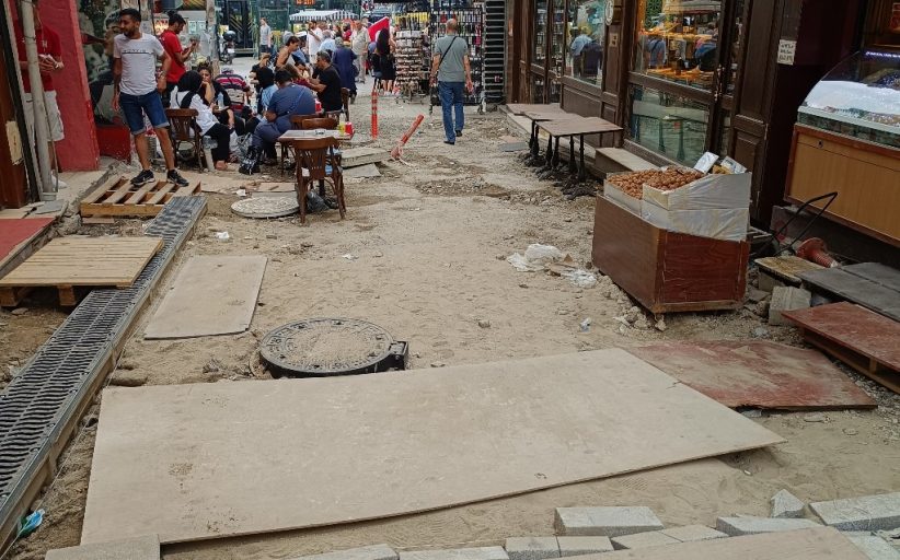 Kadıköy Tarihi Çarşı’da yol yenileme çalışmaları tamamlanmak üzere