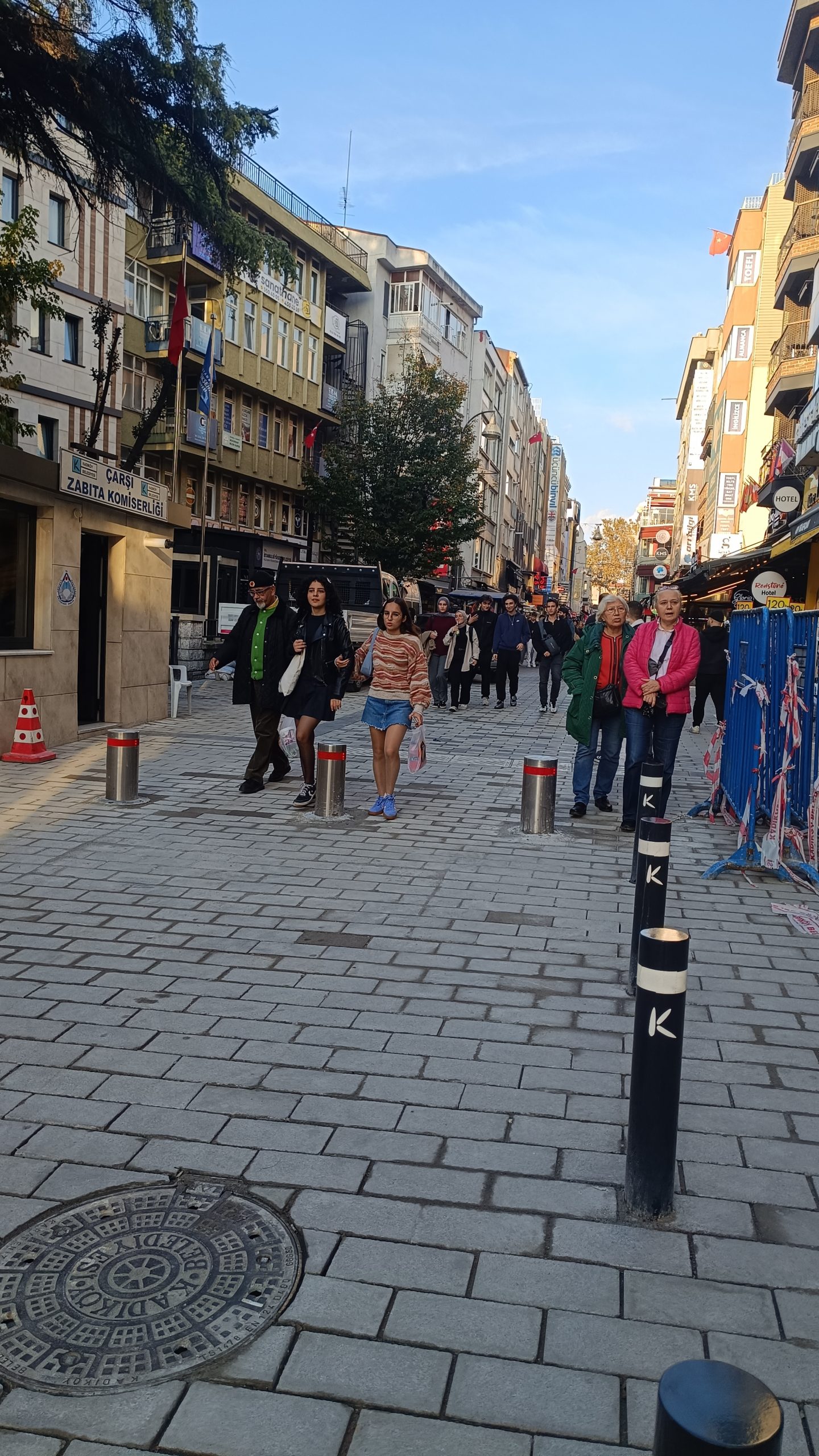 Mühürdar Caddesi girişindeki yol alt yapı ve kaplama çalışması tamamlandı