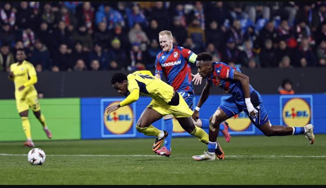 Alman futbolcu Matthaus :  Plzen-Fenerbahçe maçı hakeminin düdüğü elinden alınmalı