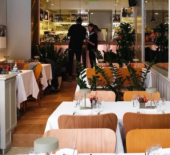 Restoran fiyatları % 10 düşebilir . Restoranlar yemek platformlarını boykota hazırlanıyor