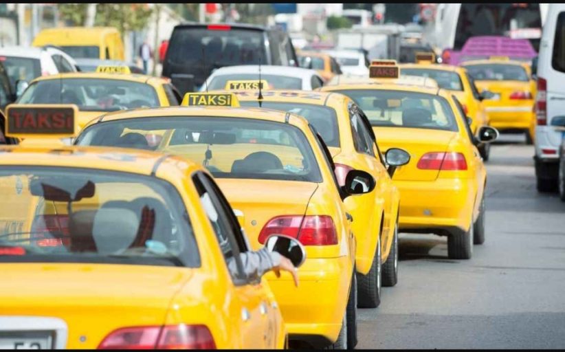 Ataşehir’de müşteri olarak gelen yolcuyu kabul etmeyen ticari taksi şoförünün aracı trafikten men edildi