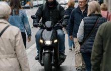 Scooter, bisiklet ve benzeri araçların yaya yollarında kullanımı yasaklandı. Kurallara uymayan sürücüler hakkında 5 bin TL ceza kesilecek.