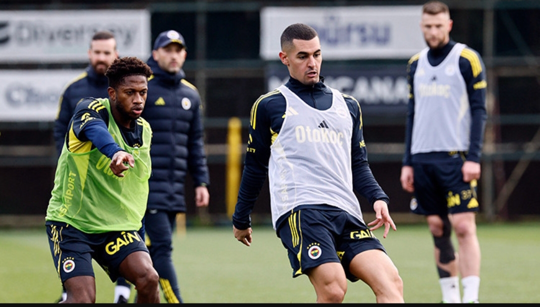 Fenerbahçe , Konyaspor maçında şampiyonluk umutlarını son haftaya taşımaya çalışacak