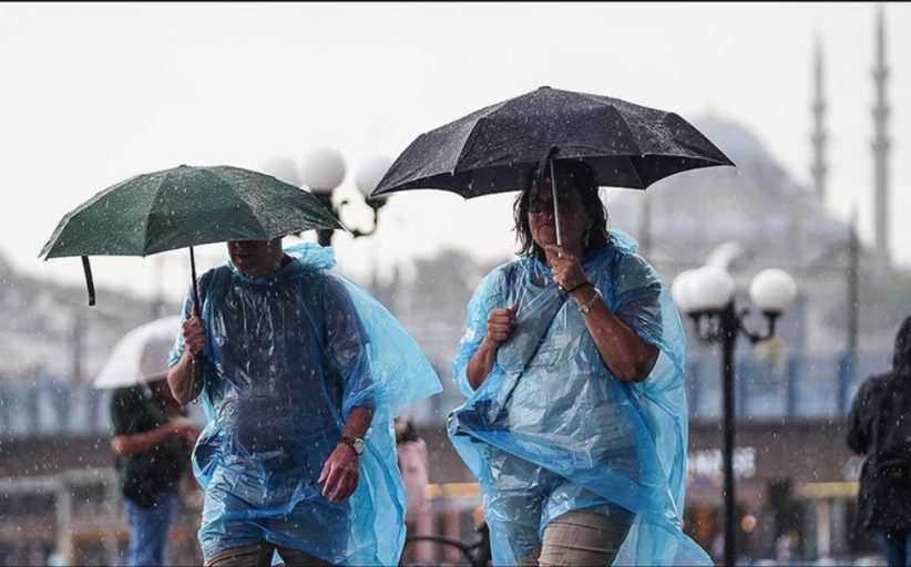 İstanbul Hava Durumu İçin “Squall Line” Alarmı! AKOM Saat Verdi: Kuvvetli Yağış ve Fırtına Geliyor